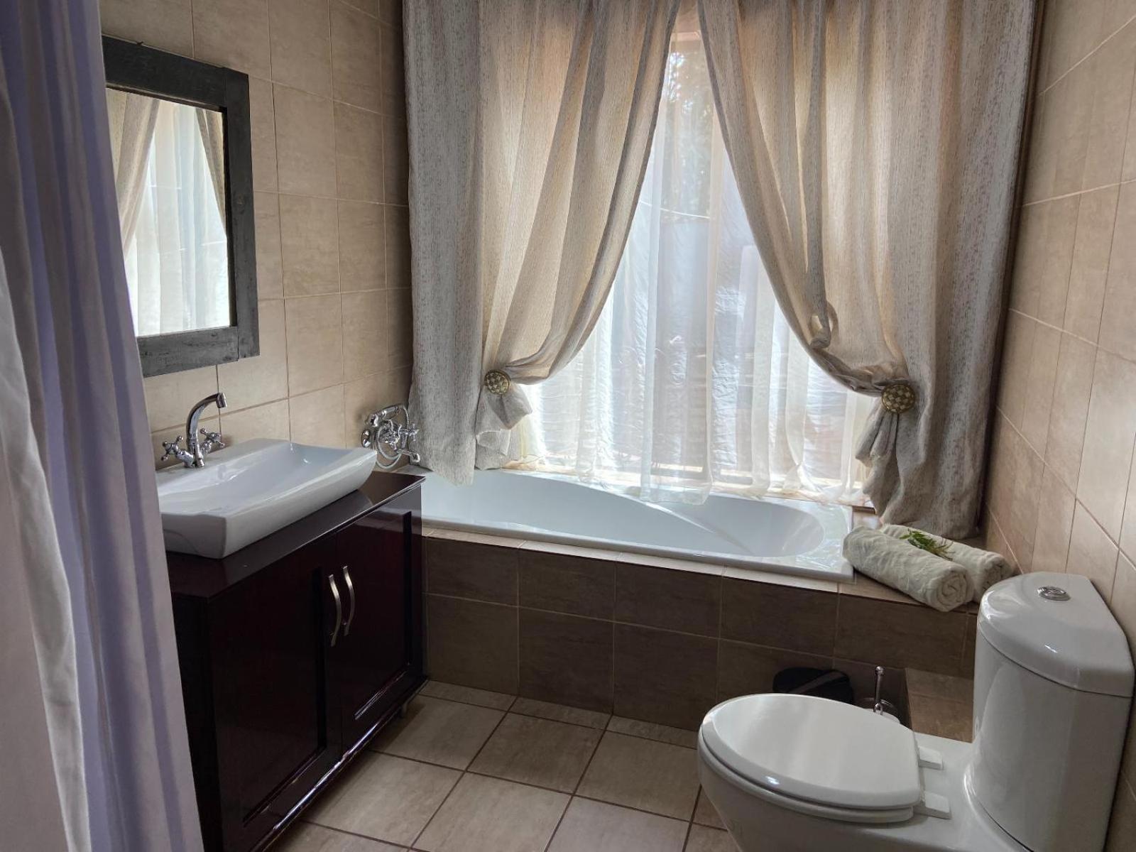 Aloe Guesthouse Klerksdorp Bilik gambar